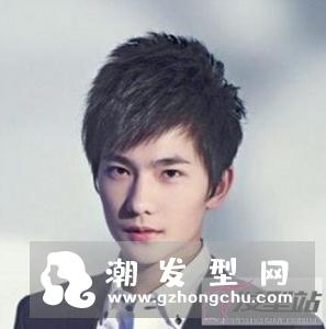男生烫什么发型好看 定位烫蓬松有型显男人味
