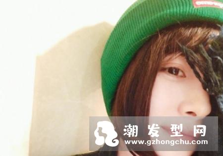 杨幂2017最新发型叫什么图片 头发是什么颜色