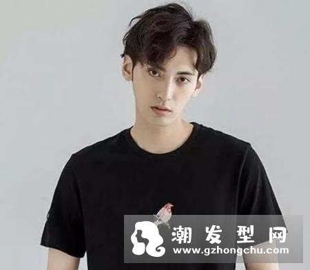男生韩式染烫刘海 不同比例分界气质大不一样