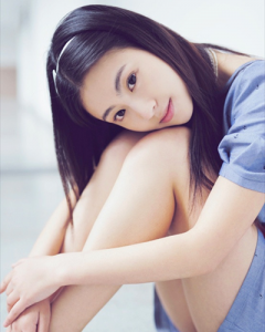 中分发型适合什么脸型的女生 气质短发有哪些