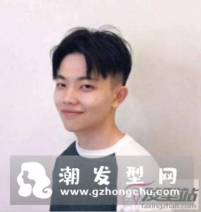 中分发型男生 洋气减龄帅出天际