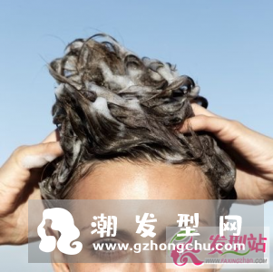 头发出油的解决方法 夏季头发出油正确控油方法