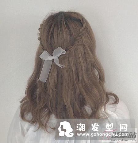 超漂亮姐妹伴娘发型 简约优雅很适合出席婚礼
