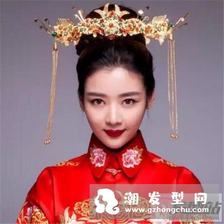 传统经典中式新娘发型 高贵端庄新娘妆发图片