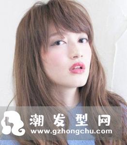 高额头学生党发型女生 中长卷发配刘海摆脱高额头烦恼