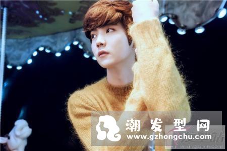 男生发际线高适合什么发型 时尚男发让你变身气质男神