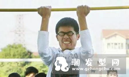 单杠拉不上去怎么练 好处与坏处有哪些