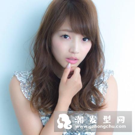 卷发怎样打理才好看 初学者也能轻松上手美丽卷发教学