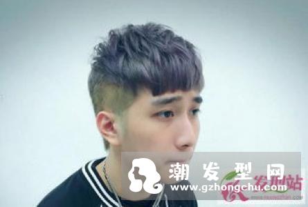 最新潮流男士发型 头发两边铲更帅气