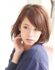 齐肩内扣梨花头 甜美女生短发
