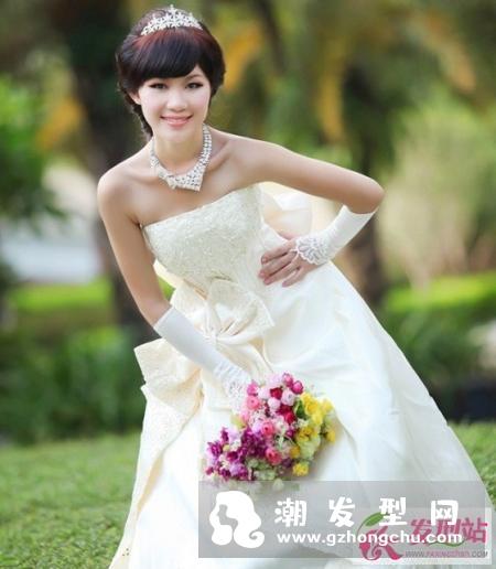 女士新娘盘发图片 婚纱照就选它很有女人味