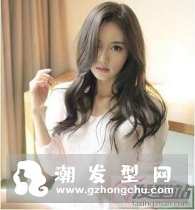 长脸型的女生适合卷发吗 不挑脸型的卷发任你选