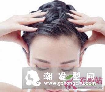 头发出油厉害怎么办 控油洗发水控制头发出油真的有效？