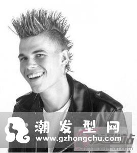 男生朋克风短发设计 吸睛个性回头率超高