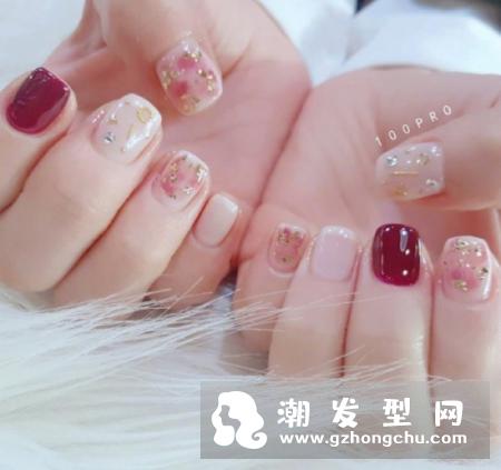 新年弄什么美甲好看 红色适合手黑的人吗