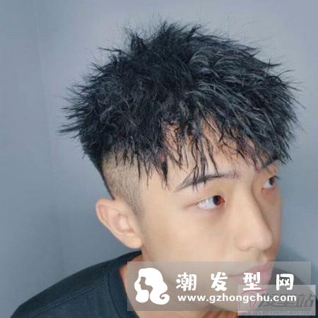 适合秋季男士发型推荐 完美解决脸长、脸小问题