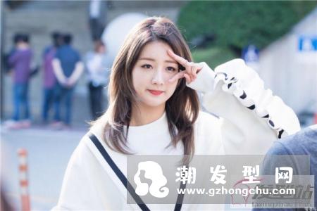 轻熟女最适合的卷发 时尚精致展现神仙气质