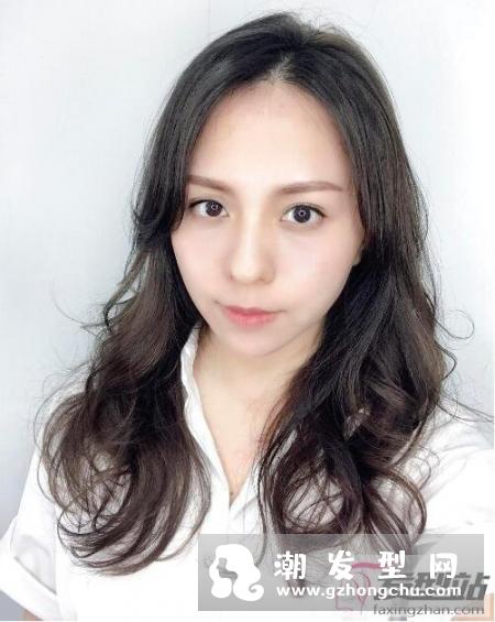 男生心中最喜欢的女生长卷发排行 浪漫爆表女神卷发实在让人无法抗拒