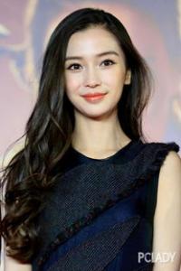 黑色哪种卷发不老气 自然黑微卷发少女感满屏