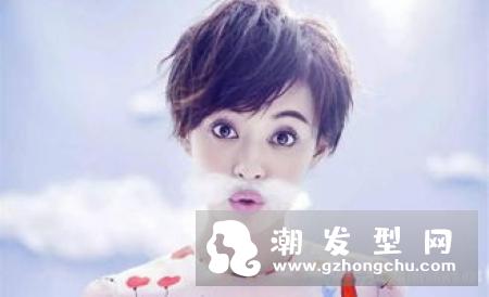 短发女生烫什么发型好看 气质梨花烫美不可言