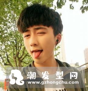 男生刘海打薄好看吗 轻盈修颜晋升小脸潮男