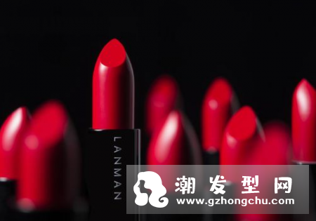 涂完口红唇纹明显怎么预防 怎么抿嘴是正确的