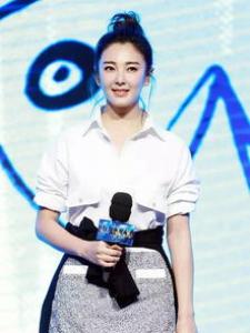 高圆圆丸子头现身伦敦 同款冲天丸子头怎么扎图解