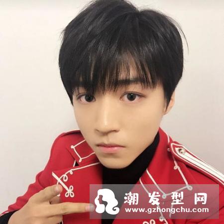 王俊凯发型叫什么名字 这些发型气质阳光帅哭你