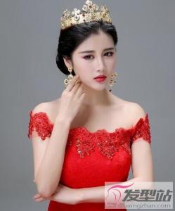 穿红色婚纱配什么发型 简约大方让新娘美貌动人