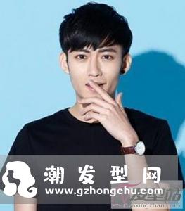 男生简约黑色短发 不染发照样帅气有型