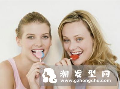 新娘发型什么颜色好看 酒红色染发浪漫又显白