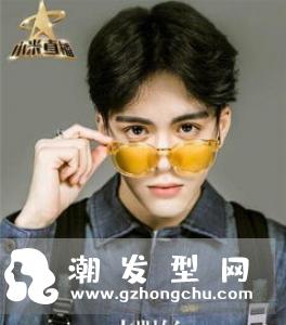 男士中分发型打理教学 男生蓬松中分发型这样弄最好看