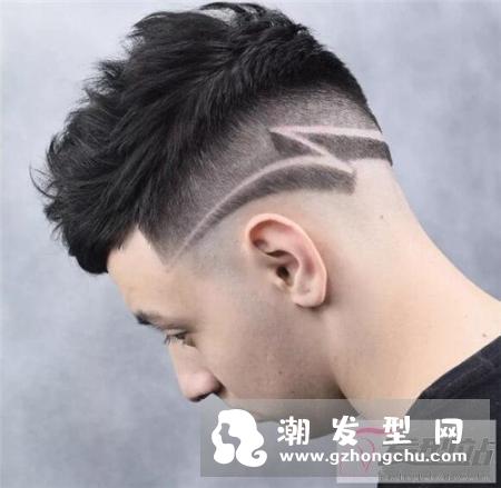 男生发型流行这款 三分区发型帅翻了