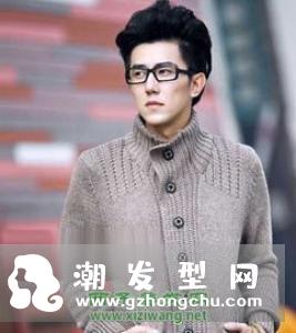 易烊千玺最新发型 帅气个性阳光十足