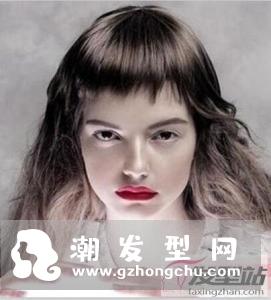二次元刘海卷发发型 一款不一定靠颜值取胜的发型