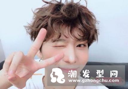 倒三角脸适合什么发型 修颜帅气塑造完美脸型