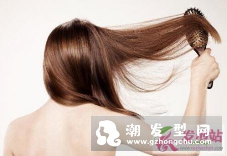 秋冬季节如何让头发不干枯毛躁 秋冬季养发护发方法大全