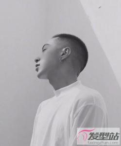 最流行的潮男发型推荐 时髦又百搭这几款发型一定要剪