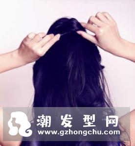 马尾怎么扎显脸小 要翘要蓬松