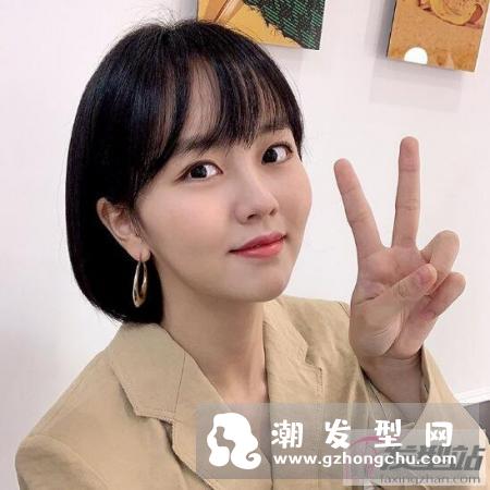 气质直系波波头短发回归 五官变立体好感度马上提升