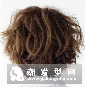 女生不可错过的外翻卷发小脸术 层次感卷发让你的脸型瞬间小一寸