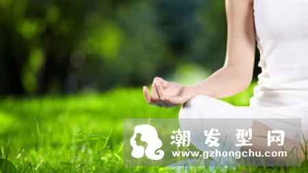高温瑜伽能带隐形眼镜吗 和普通瑜伽的区别