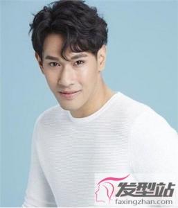 男生颧骨突出适合什么发型 帅气发型不仅时尚还修颜