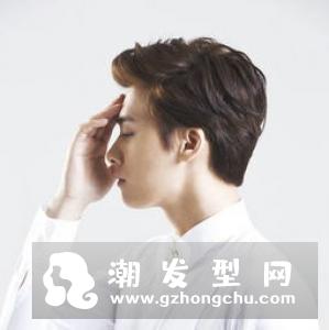 有美人尖的男生发型 凸显优势打造养眼潮男