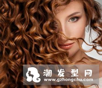 咖啡色长卷发图片 好看的发色推荐