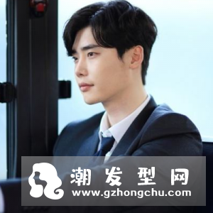 当你沉睡时李钟硕是什么发型 同款韩式中分短卷发怎么弄