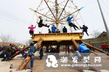 荡秋千为什么会越荡越高 是平移还是旋转