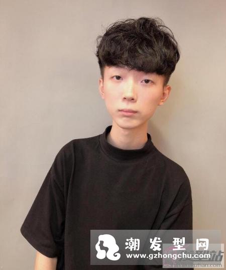 摆脱大叔味！复古锅盖头剪完帅度up，瞬间小十岁！