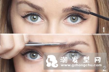 散粉涂脸上一坨一坨的怎么办 用英文怎么说