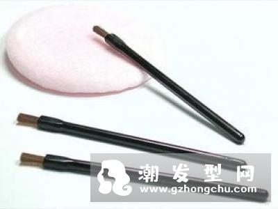 唇刷怎么用 怎么清洗